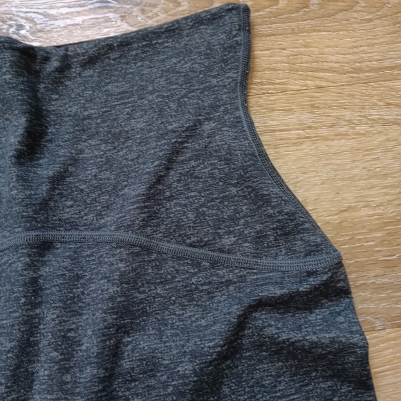 Spanx Capri Leggings Size Medium - Picture 3 of 4